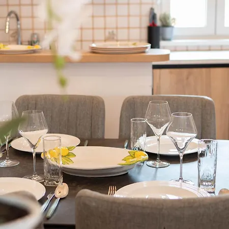Leonel By Locap Group Apartma