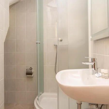 Leonel By Locap Group *