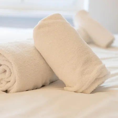 Leonel By Locap Group * 피란