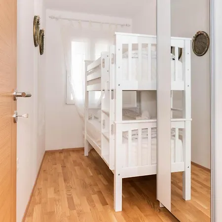 Leonel By Locap Group * Piran