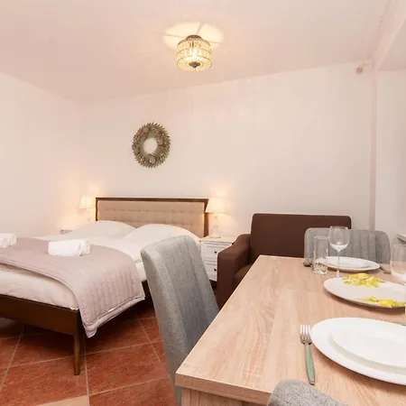 Apartma Leonel By Locap Group *