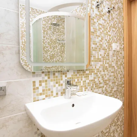 Leonel By Locap Group Apartament *