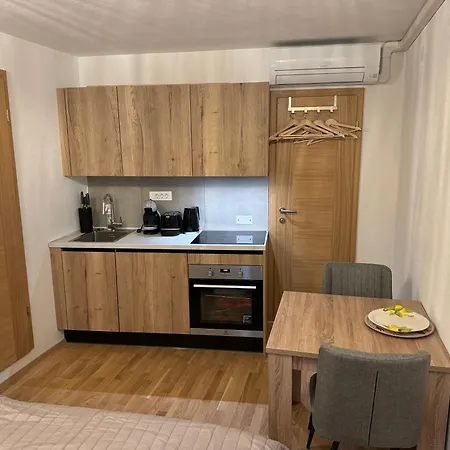 Leonel By Locap Group *