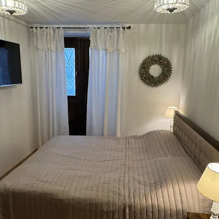 Leonel By Locap Group 아파트 피란