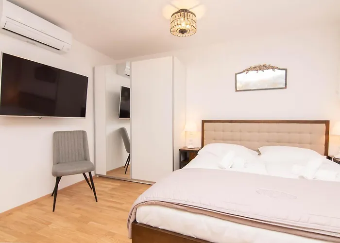 Leonel By Locap Group דירה פיראן