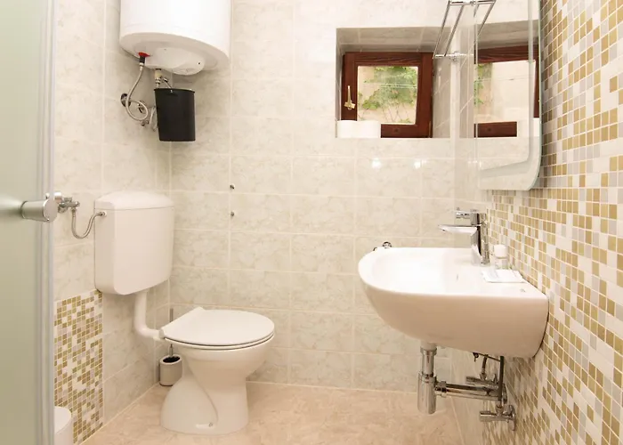 Leonel By Locap Group *