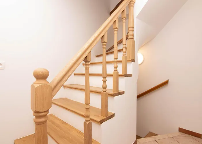 Leonel By Locap Group דירה פיראן